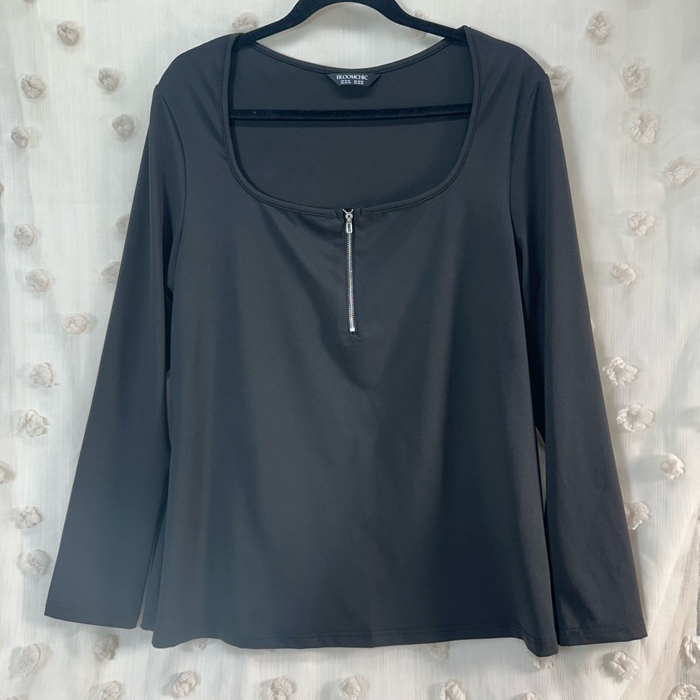 BloomChic Women’s Black Long Sleeve Top with Zipper Size 14-16